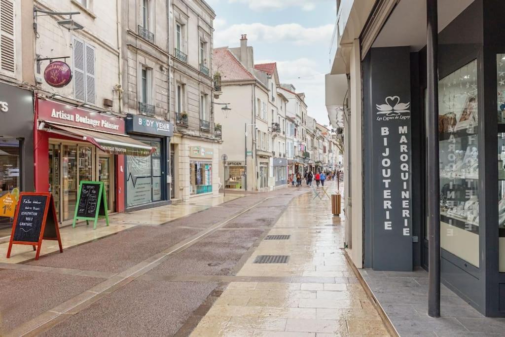 Sur Les Bords De Marne - Disneyland Paris Lagny-sur-Marne Exterior foto